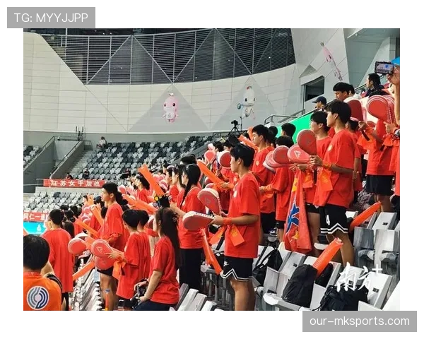 足球比赛规则如何界定“故意手球”与“无意触球”？